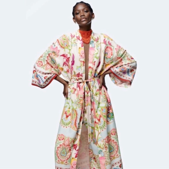 Zara‎ Limited Edition Floral Kimono Robe Women’s Size Medium